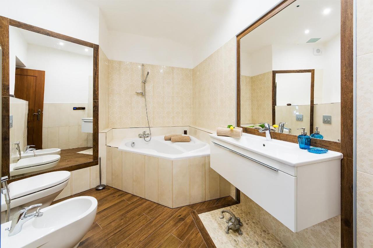 In Heart Of Prague - 2Br 2Ba Elegant Downtown Apt Exterior foto