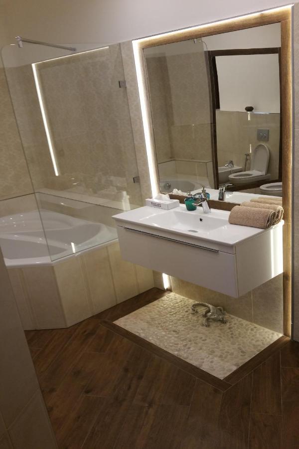 In Heart Of Prague - 2Br 2Ba Elegant Downtown Apt Exterior foto